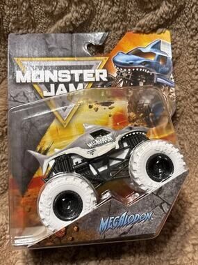 SPIN MASTER 2025 MONSTER JAM MEGALODON SERIES #01 TRUCK NEW!